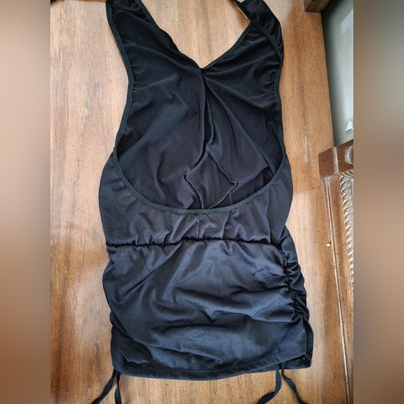 Dresses - Picture 4 of 4